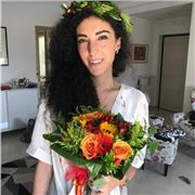 Laureata in lingue con esperienza pluriennale all'estero