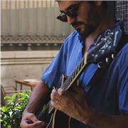 Profesor de música e instrumento, piano, guitarra y flauta travesera