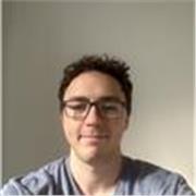 Profesor de psicología, especializado en psicología del deporte con un año de experiencia impartiendo clases on-line y presencial