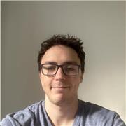 Profesor de psicología, especializado en psicología del deporte con un año de experiencia impartiendo clases on-line y presencial