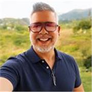 Profesor de inglés bilingüe especializado en conversación, negocios y preparación profesional online