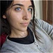 Profesora de Latín y Griego, imparte clases de forma dinámica y amena, con profesionalidad y formación.