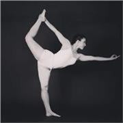 Clases de Yoga presencial o online. Te ayudo a mejorar tu elasticidad, fuerza y concentración. Adaptada a tus necesidades