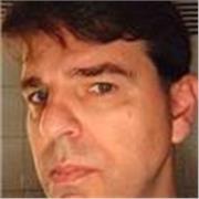 Sou guionista y escriptor con mucha experiencia en redacción creativa y formal. Me apassiona la literatura y el cine.