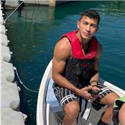 Entrenador personal con 4 años de experiencia ayudando a las personas a lograr sus objetivos a nível fisico, estético y saludable