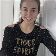 Je suis une lycéenne ayant obtenu une moyenne de 18 en maths tout au long de l’année et je peux effectuer du soutien scolaire