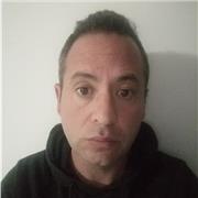 Doy clases particulares a primaria y secundaria asi como clases de guitarra y también de español