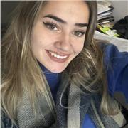 Madrelingua londinese che abita a Vicenza, con due anni di esperienza in ripetizioni, e con esperienze anche nel babysitting, animatrice, assistente a dei corsi di giocodanza. Sono Preparata per qualsiasi livello di inglese