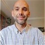 Profesional de la gastronomía con más de 20 años de experiencia en cocina profesional, imparte clases cocina 