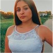 ragazza universitaria e diplomata in lingue (cinese, inglese e spagnolo) dà ripetizioni online per liceali e universitari