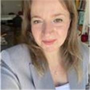 Profesora titulada, doy clases de Lengua castellana y Litaratura y repaso general de idiomas y otras asignaturas de Humanidades