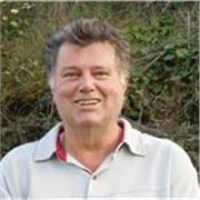 English teacher can teach all ages and levels anytime