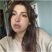 Profesora de prácticamente todas las materias generales, especializada en primaria.