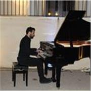 Diplomato al Conservatorio A. Scontrino di Trapani in Pianoforte offro lezioni di pianoforte, armonia, teoria e software musicali