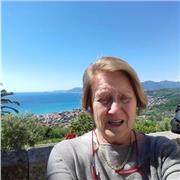 Lunga esperienza di insegnamento nelle discipline filosofiche e storiche e interessata ad introdurre lo studente ad esercitare la scrittura saggistica a livello di Scuola media superiore e Università