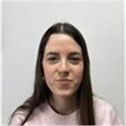 Canguro de niños de primaria y profesora de matemáticas. 