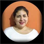 Economista con 10 años de experiencia profesional y experiencia como docente y tutora. 