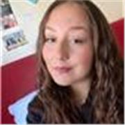 Ragazza per lezioni di italiano storia e geografia