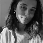 He estudiado filología gallega, pero puedo adaptar mi trabajo al castellano y dar apoyo en otras materias de humanidades.