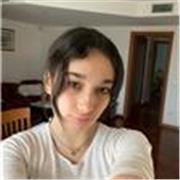 Studentessa universitaria di lingue e letterature straniere offre ripetizioni di spagnolo ai ragazzi che hanno bisogno di aiuto