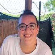 Offro aiuto compiti per scuole elementari, anche per compiti estivi, in tutte le materie. Ripetizioni materie letterarie e umanistiche per medie e superiori