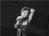 Maestra de canto método funcional y conocimientos musicales para todas las edades