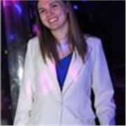 Studentessa che potrebbe dare ripetizioni di matematica