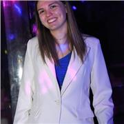 Studentessa che potrebbe dare ripetizioni di matematica