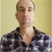 Monitor de ajedrez imparte clases de iniciación