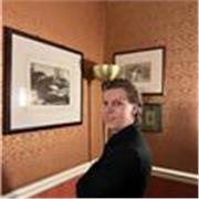 History tutor providing history lessons