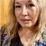Profesora diferencial imparte clases a niños con dificultades de aprendizajes, lecto-escritura,trastorno de lenguaje