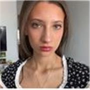 Hola soy Aya, estudiante de Sociología y me encanta ayudar a otros con los idiomas  y materias de humanidades. 