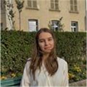 Étudiante en droit qui dispose de connaissances en histoire, géopolitique et sciences politiques