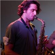 Diplomato in Conservatorio offre lezioni di Clarinetto e Sassofono, jazz e classica