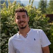 Insegnante di educazione fisica per bambini e ragazzi di ogni età, grazie ai titoli conseguiti presso l’università “ Foro Italico”