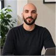 Profesor de italiano nativo con experiencia docente en escuelas y universidad. 