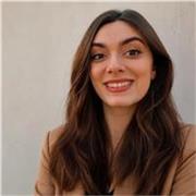 Profesora nativa de inglés especializando en gramática, conversación y preparación de exámenes