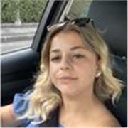 Diplomata impartisce lezioni su materie corso Oss