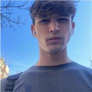 Soy un joven de 19 años con gran motivación para trabajar y aprender. Tengo experiencia como entrenador de niños entre 4 y 11 años