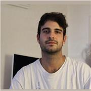 Laureato in conservatorio offre lezioni di Chitarra , Basso , Produzione musicale