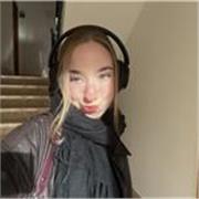 Titulada en Estudios Ingleses y con experiencia en docencia en inglés
