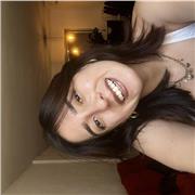 Me defino como una persona amable, que conecta con los niños y encuentra la manera de enseñarles de forma sencilla. Y divertida