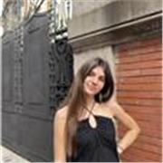 Hola! Soy Alejandra, estudio primero de ingeniería industrial. Doy clases para nivel de primaria y ESO