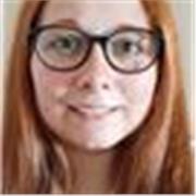 Profesora de educación infantil que se dedica a dar clases de extraescolares de inglés y ciencias en dos colegios