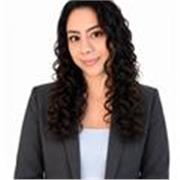 Profesora de inglés brinda clases dinámicas para niños y adolescentes y preparación para exámenes Cambridge