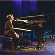 Pianista de jazz da clases en Legazpi/Delicias - (Piano, Improvisación, Armonía) - ¡Aprende a tocar canciones sin partitura, desarrollar el oído e improvisar!