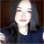 Trabaja como acompañante escolar y cuidador infantil