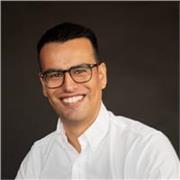 Profesor de ciencias sociales, historia y relaciones internacionales