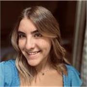 Studentessa universitaria disponibile a dare una mano nello svolgimento dei compiti