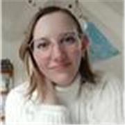 Étudiante en Master de Chimie Organique, je donne des cours de Physique-Chimie du collège au lycée et en Chimie Organique pour les